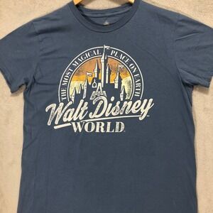 Walt Disney World T-Shirt Magical Place on Earth Graphic Tee Size L‎